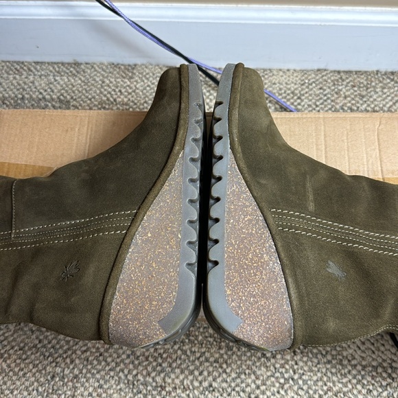 NWT • FLY London • Women's Classic Boots • Diesel Oil Suede • 🤎 Size 39 • 🤩 - Picture 9 of 17